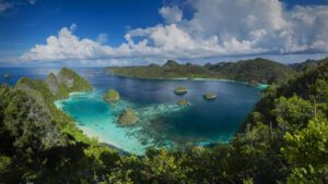 Tempat Wisata Alam Keindahan Papua Indonesia